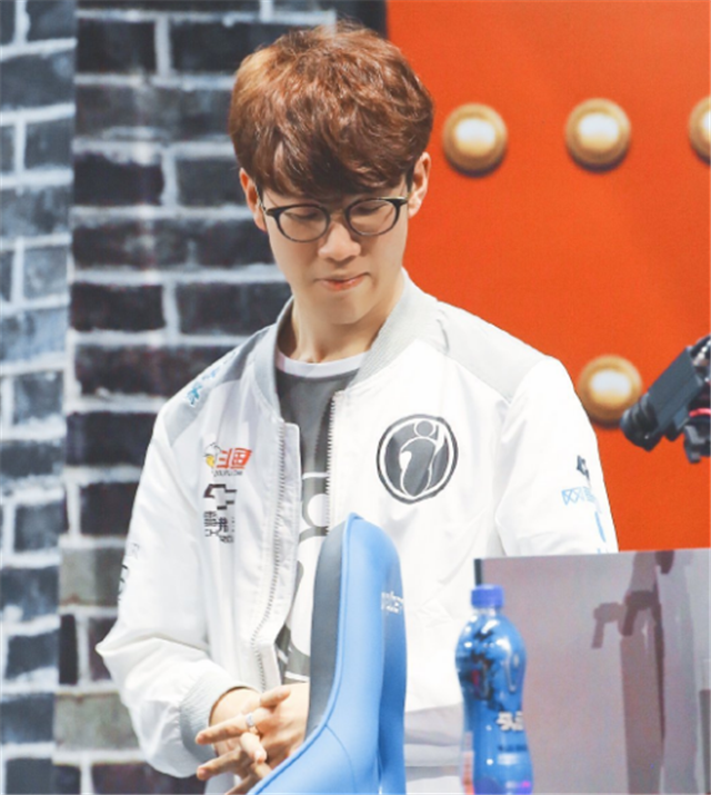 2025LPL春季赛第一周最佳阵容：OMG、EDG各两人上榜